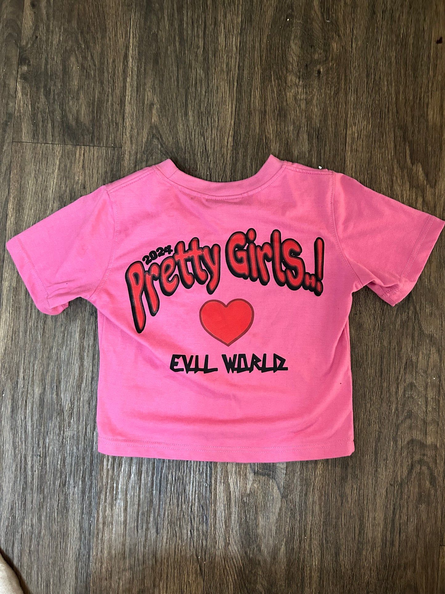 pretty girl love evil world crop tee