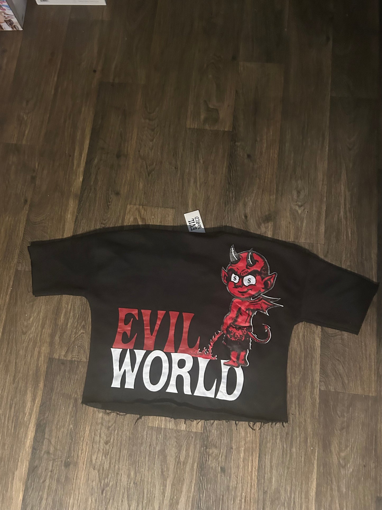 crewneck (evilworld)