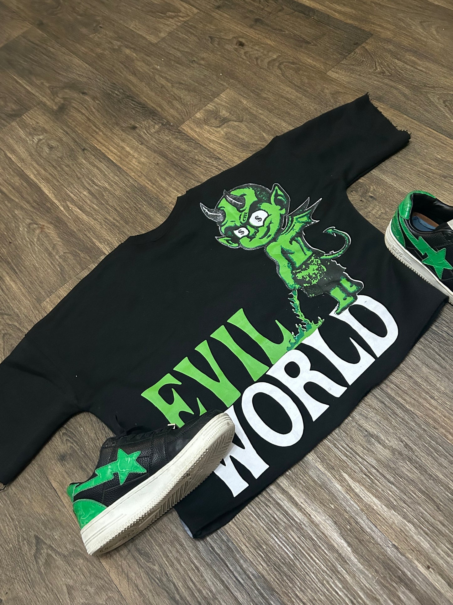 crewneck (evilworld)